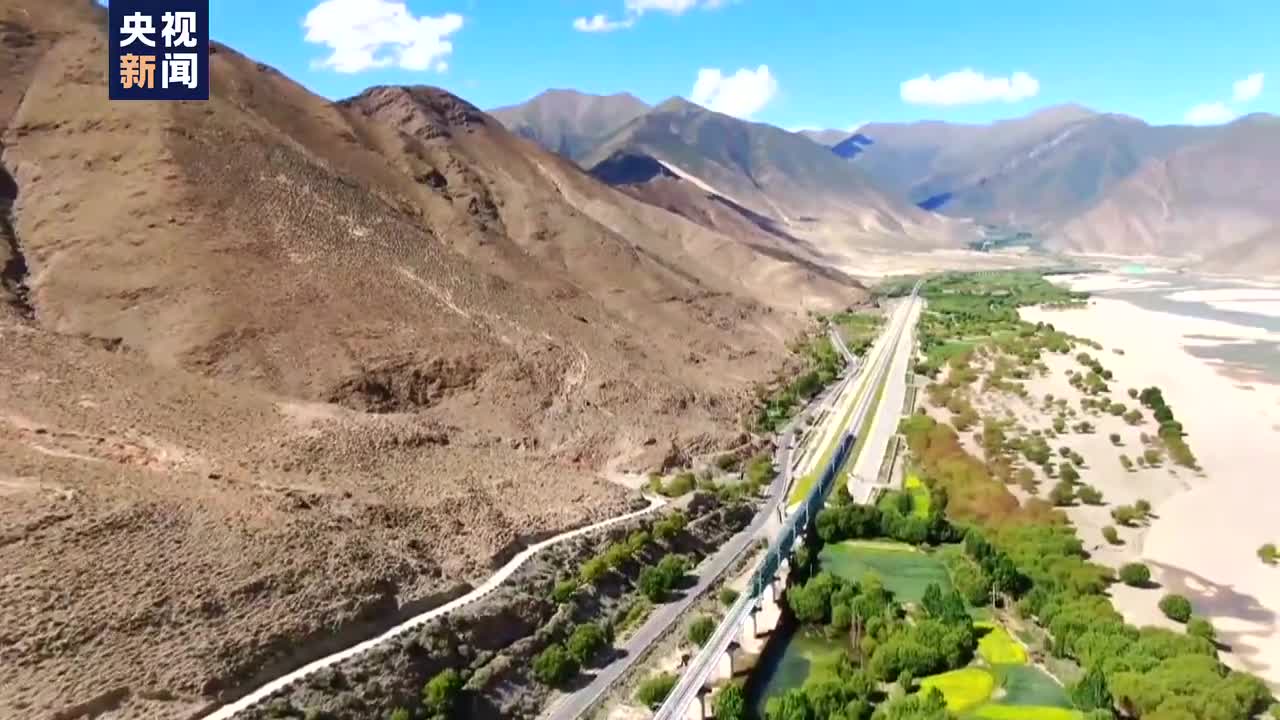 绿巨人高原飞驰丨100秒看西藏拉林铁路沿途美景