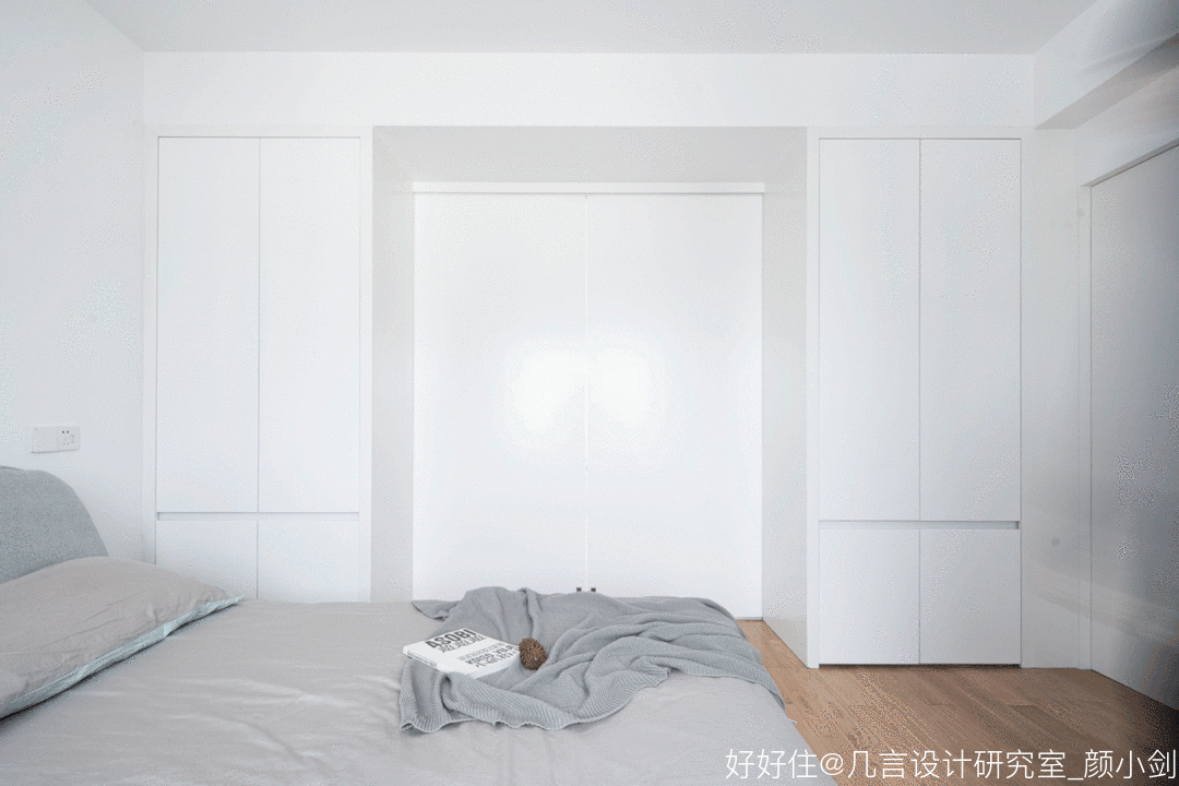 家居></p></a>家居资讯>装修案例>正文> 餐桌区域也兼做工作区,随着移门开合