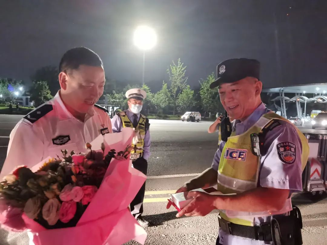 绍兴市局党委副书记,常务副局长丁松勇赴三江口检查站为越城区分局