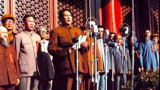 北京城顺利解放新中国成立在即聂荣臻元帅也开始着手准备开国大典的