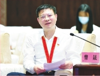 黄陂区委书记曾晟.