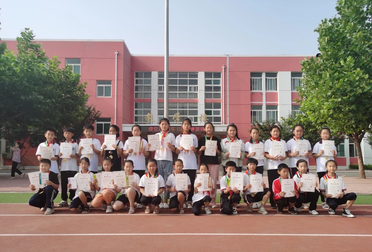 曹范学区中心小学学生参加建党100周年书法比赛并获奖
