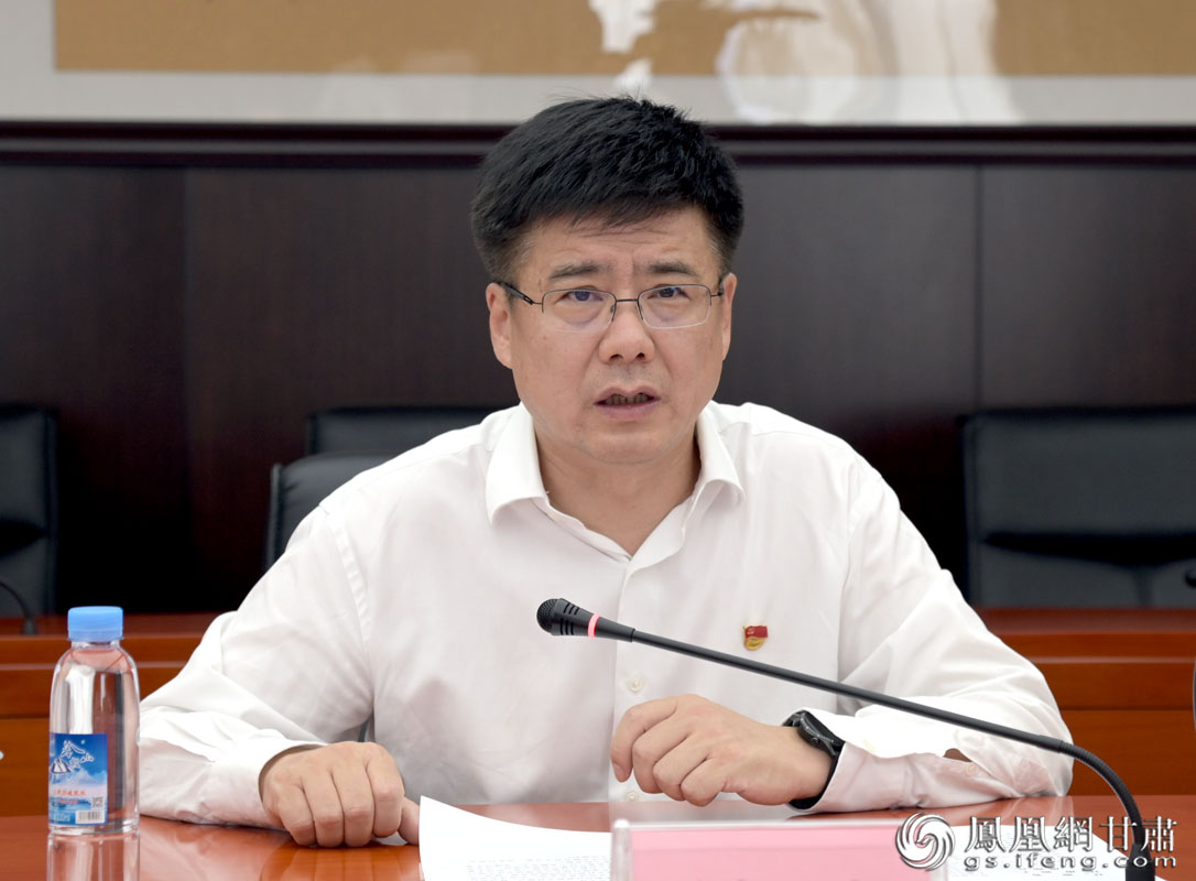 甘肃银行党委书记,董事长刘青表示,在服务乡村振兴战略的广阔天地中