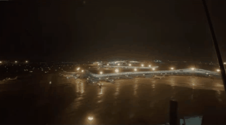 北京大兴机场延时拍摄 记录雷雨来临瞬间_凤凰网视频_凤凰网