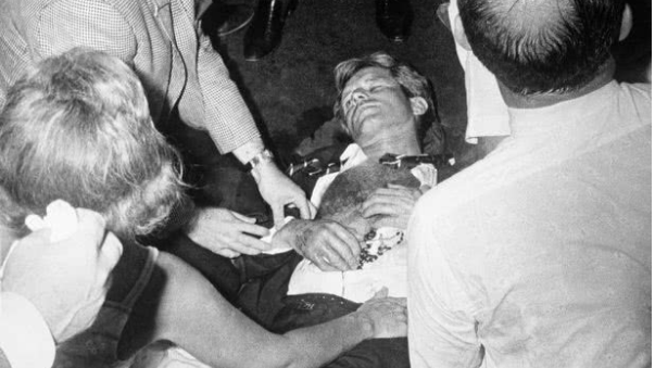 罗伯特肯尼迪遇刺身亡恐怖的死亡魔咒笼罩着肯尼迪家族