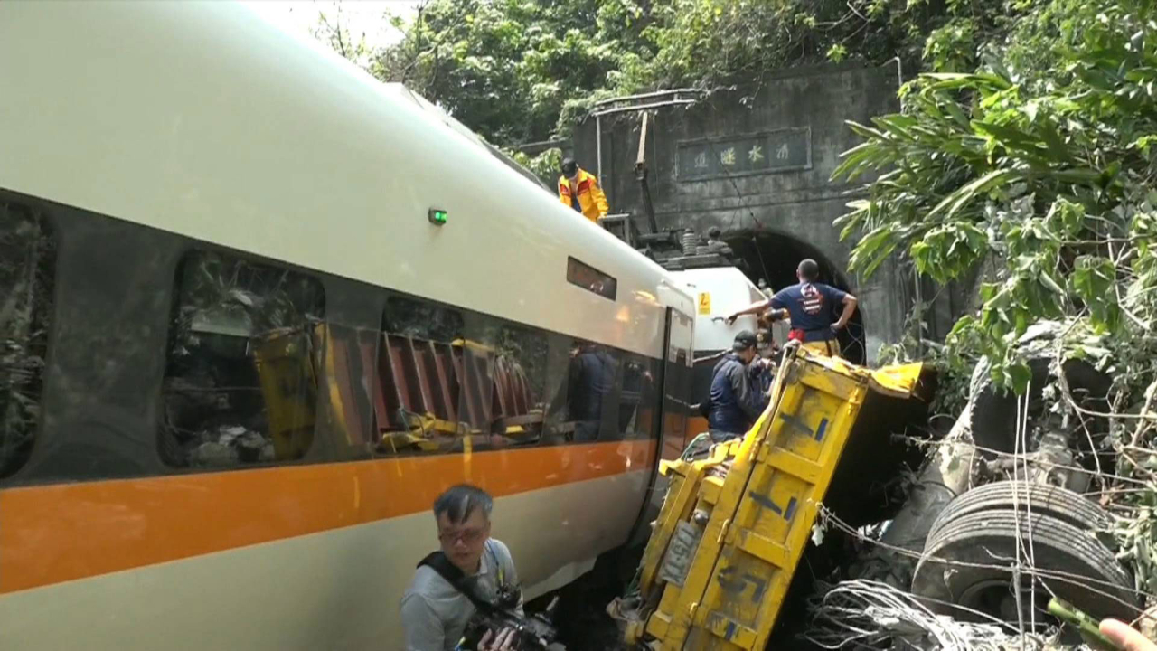 太鲁阁号列车出轨重大事故行政报告出炉网友叹枉死49人