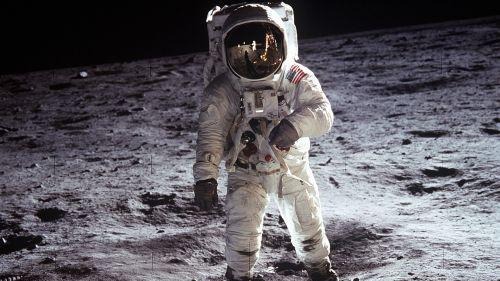 1969年阿波罗11号登月,人类首次登上月球