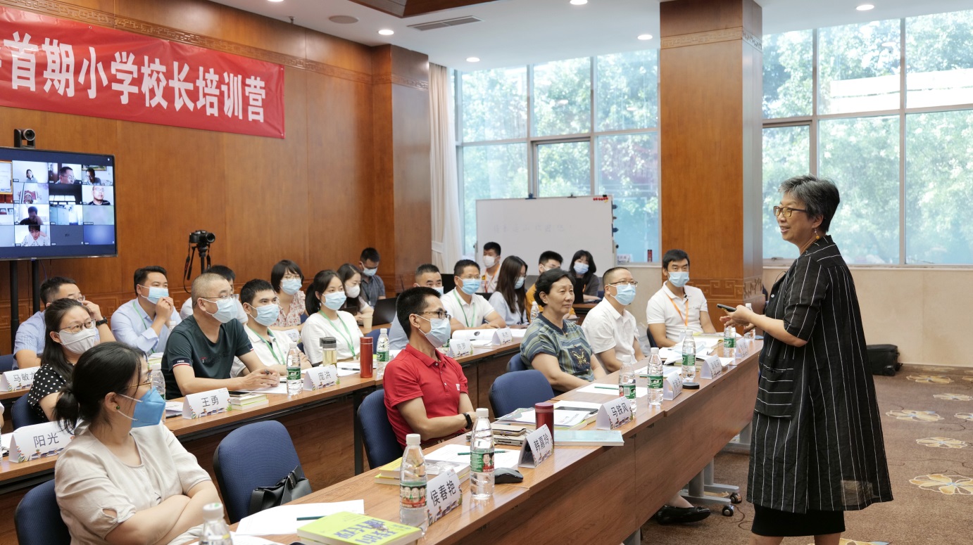 乡村校长是照亮乡村学生的火炬