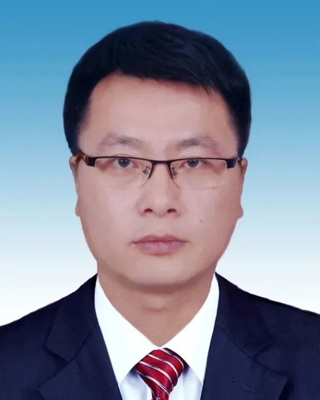 城市 衢州 正文 徐明峰,男,汉族,1973年3月生,浙江衢州人,1998年4月