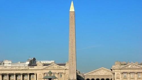 方尖碑最终被插上了天主教的十字架上在天主教的心脏腹地历代传承