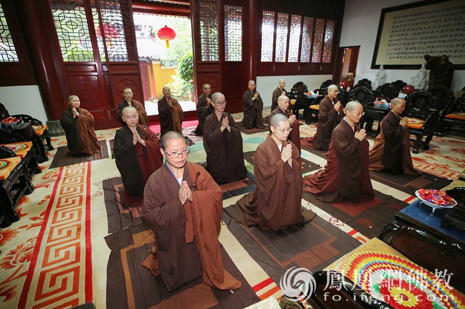 道慈大和尚为正法讲寺等寺院安居僧结夏圆满作教诫