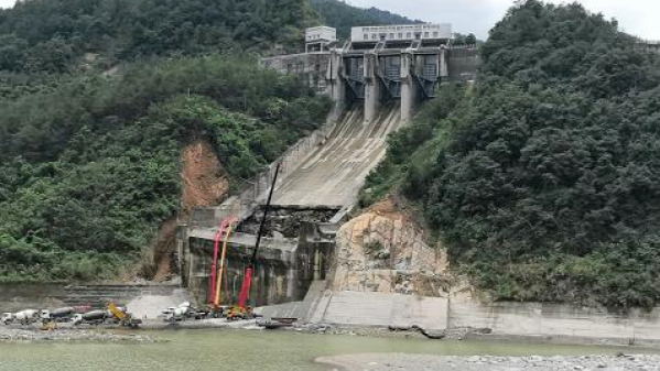 湖北鄂坪水电站出现局部垮塌沉陷当地已转移群众5000余人