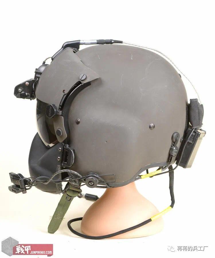 全员蜻蜓人美军测试新型军用头盔造型独特