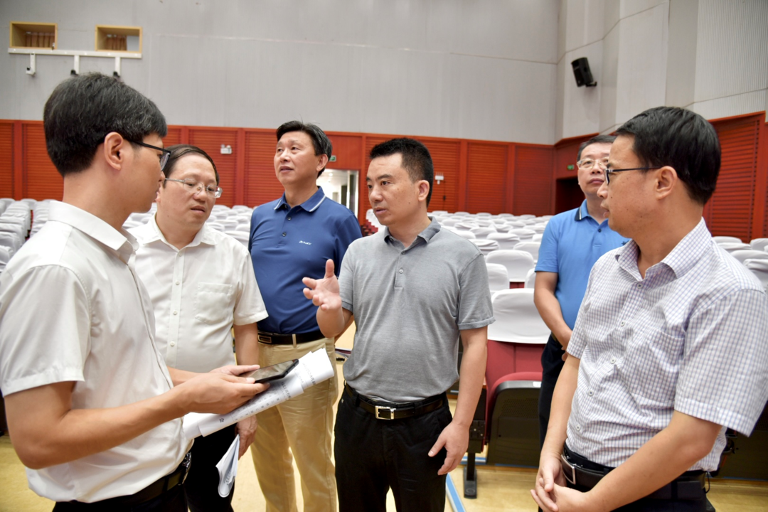 夏文勇调研抚州市第五次党代会筹备工作实地察看会场