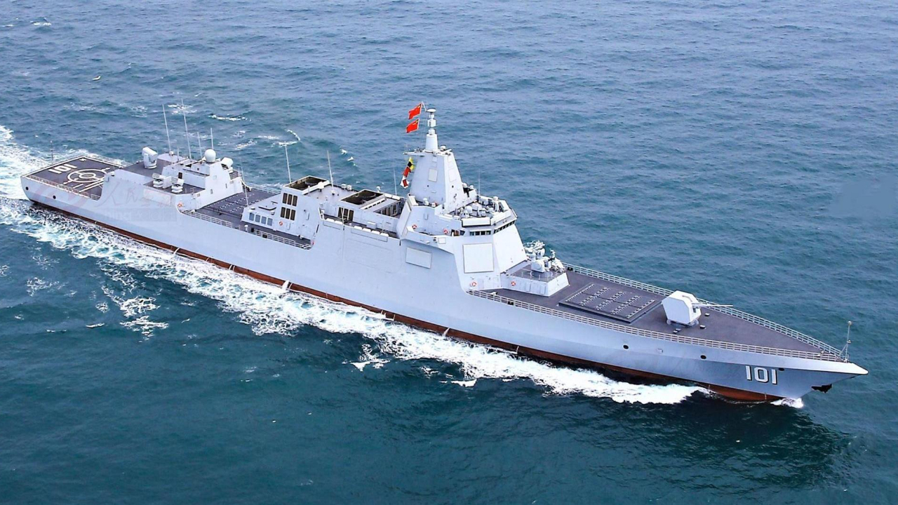 中国海军6艘舰船现身对马海峡日本防卫省派出军舰跟踪