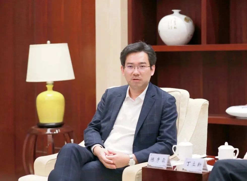 吴中区委书记丁立新会见中富国润投资,国药药材一行