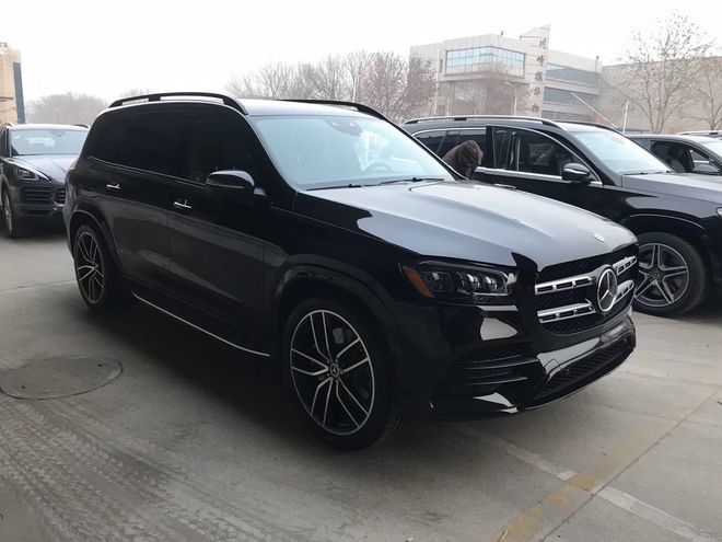 最新款奔驰suv车型,100万以上奔驰车型 21款美规奔驰gls450外形抢眼动力充沛