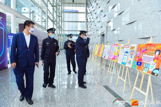 100周年建党画报,100周年建党手绘画 今年是建党100周年,也是"十四五"开局之年,站在高新区"三十而立再出发