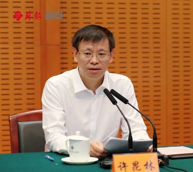 叶建春任江西省政府党组书记成全国最年轻的省级政府一把手