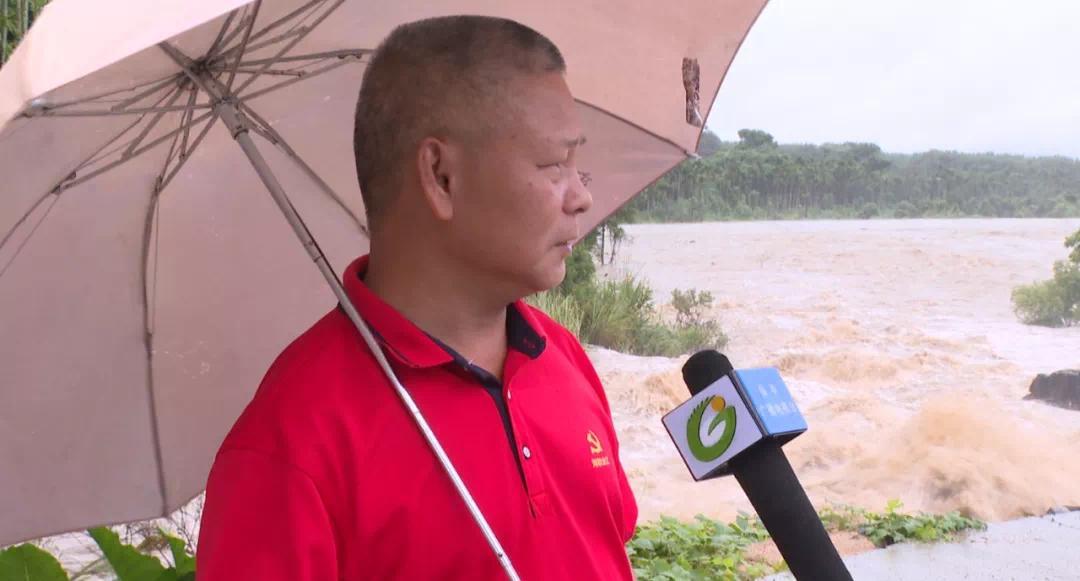 南茂居红旗胶厂居民 钟建平