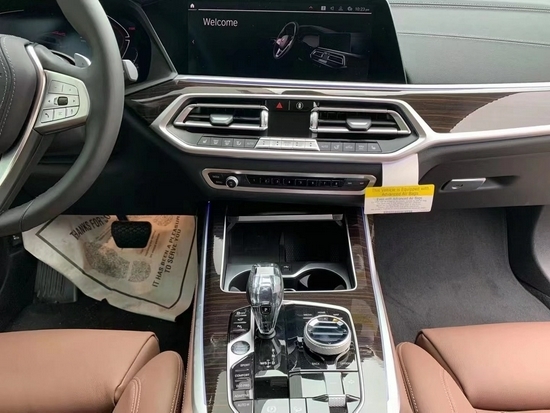 动力方面,新款宝马x7将继续搭载4.4t v8汽油发动机,3.