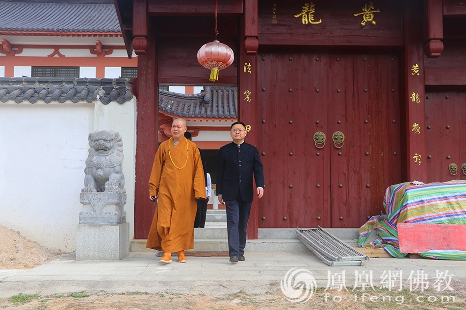 江西省民宗局局长曹国庆一行调研修水黄龙寺