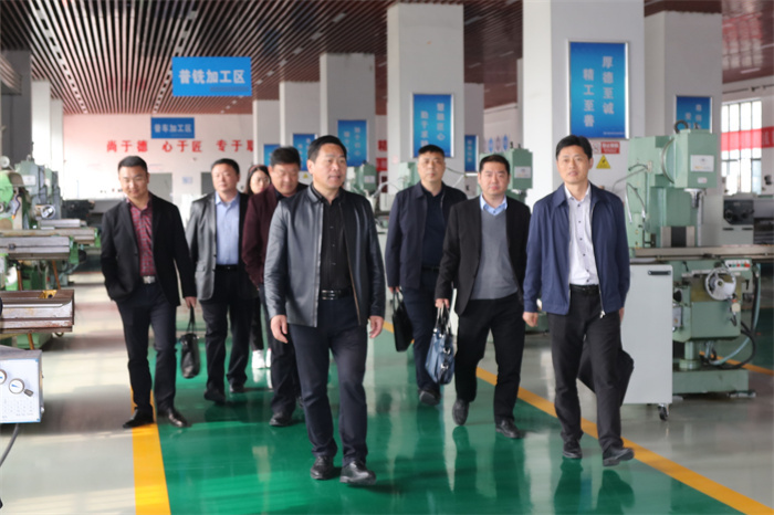 无为市领导到灵璧县高级职业技术学校考察交流