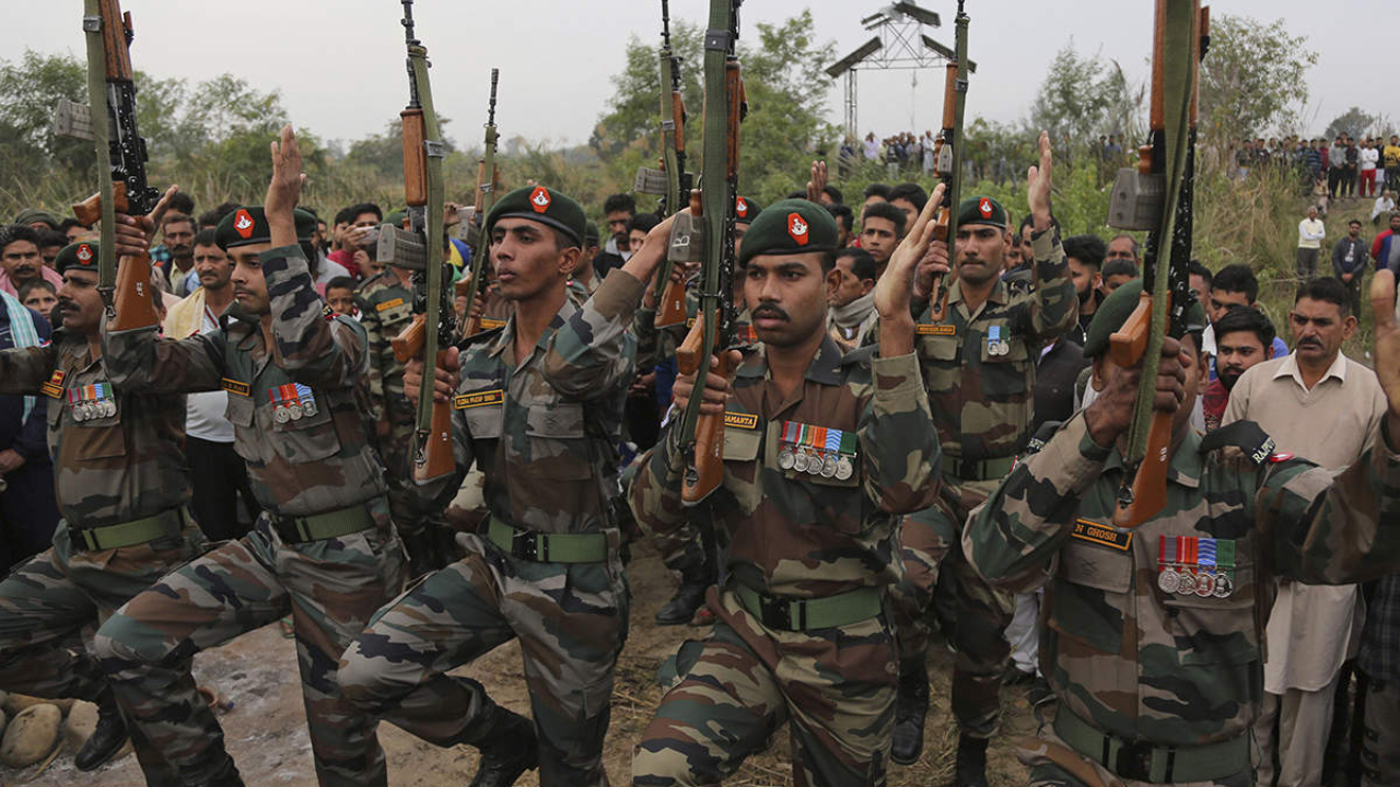 印军在中印边境"展示武力"声称这是"给中国的信息"
