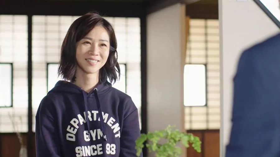 所谓的社会标准,让绝大多数的女人必须疲于奔命,才能勉强及格,倒是