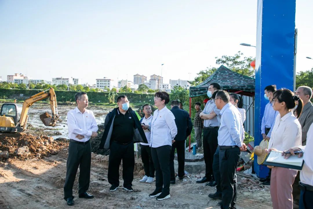 田丽霞在东方城区调研重点项目建设时强调推动项目建设提质增效扎实