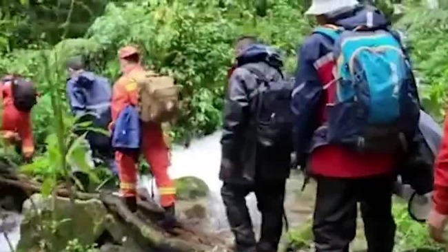 中国地质调查局4人哀牢山野外作业失联搜救画面首次曝光