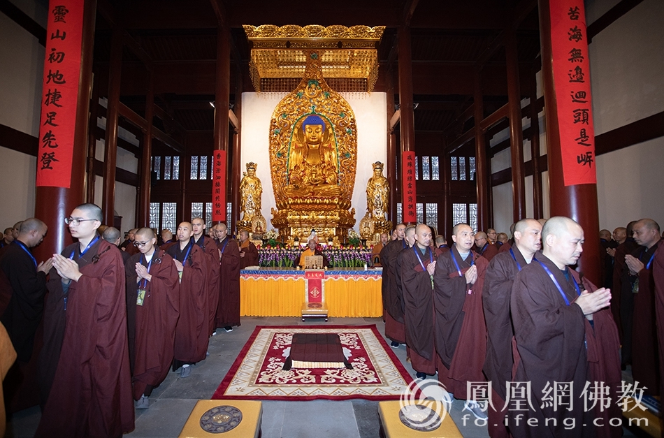 普陀山普济禅寺辛丑年传授三坛大戒举行正授沙弥戒