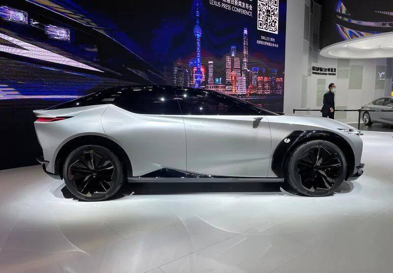 3秒破百,续航达600km,雷克萨斯lf-z再曝新图_凤凰网