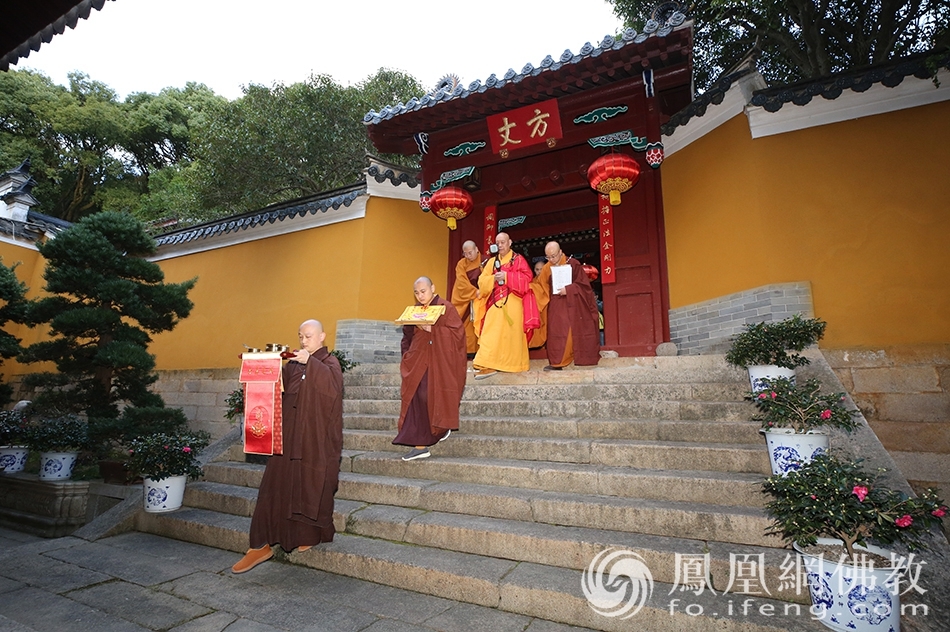 普陀山普济禅寺辛丑年传授三坛大戒举行正授比丘戒