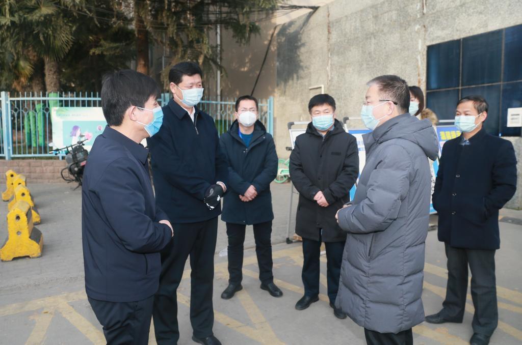 咸阳市委常委,副市长罗军在陕西工院调研疫情防控工作,市政府副秘书长