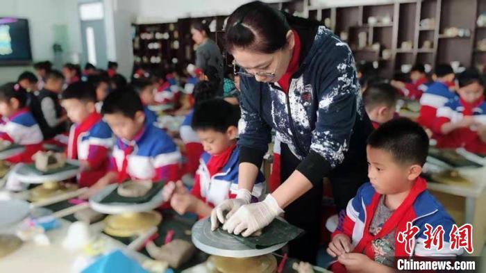 (记者 石洪宇)寒假已经开始,但吉林市第一实验小学的"窑口"仍要发挥