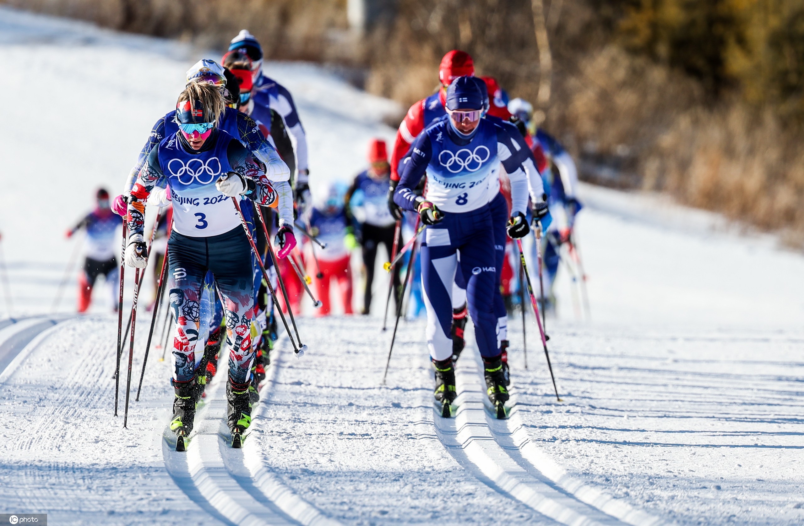 战报女子越野滑雪产生首枚奖牌中国四名选手参赛