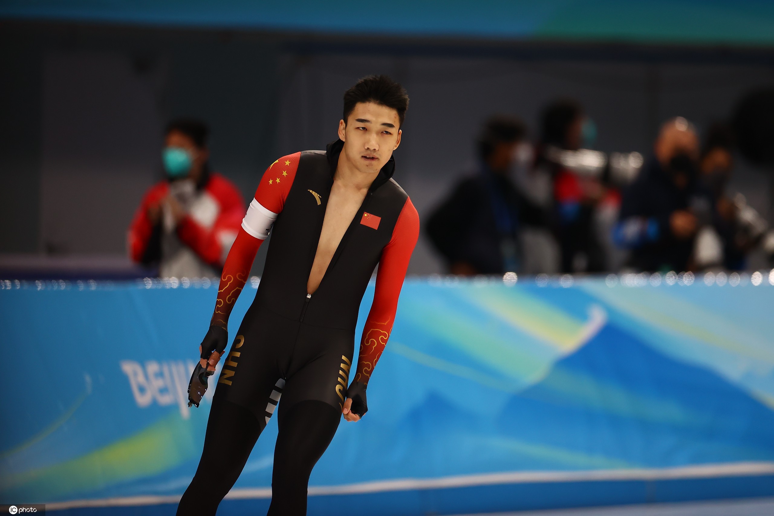 24 岁的高亭宇在男子500米a组第一次比赛夺冠,为中国速度滑冰队拿下