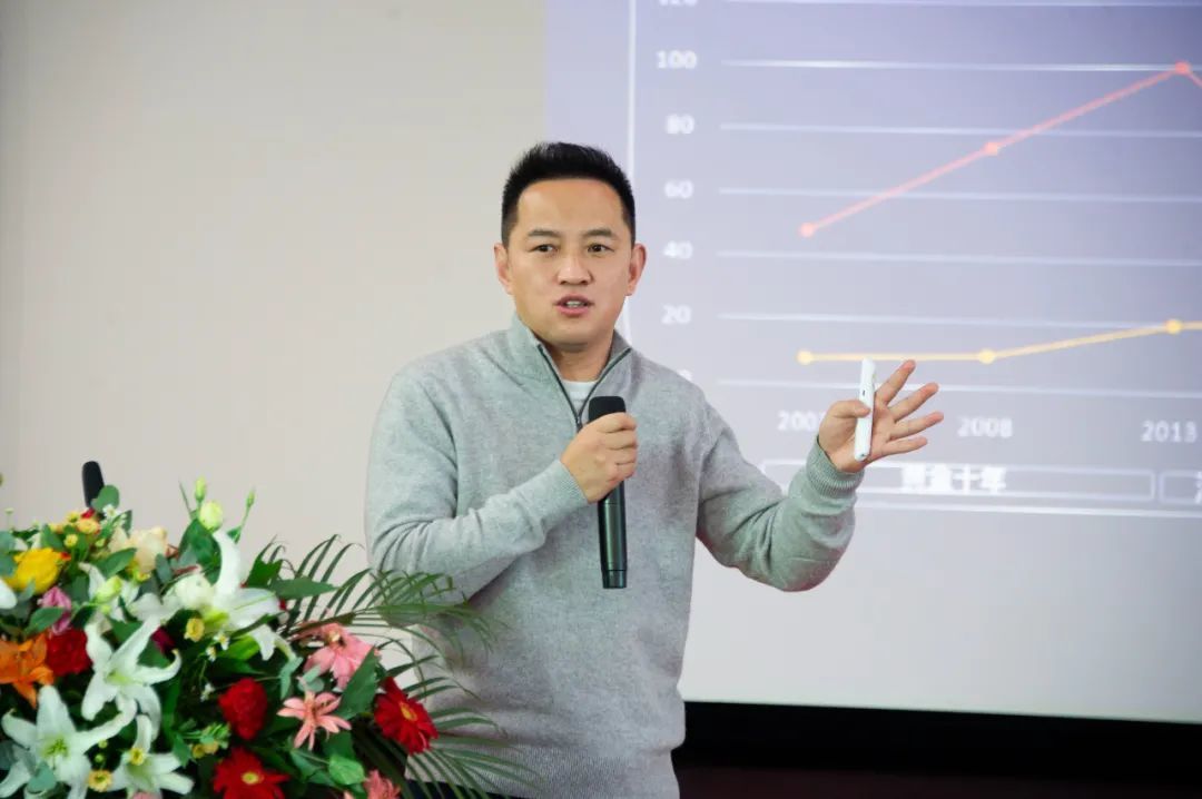 宝丰酒业总经理董金柱,宝丰酒业销售公司总经理张伟皓,宝丰酒业董事长