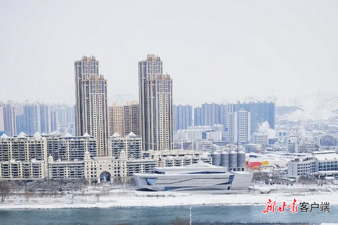 黄河兰州段雪景(照片来自朋友圈)