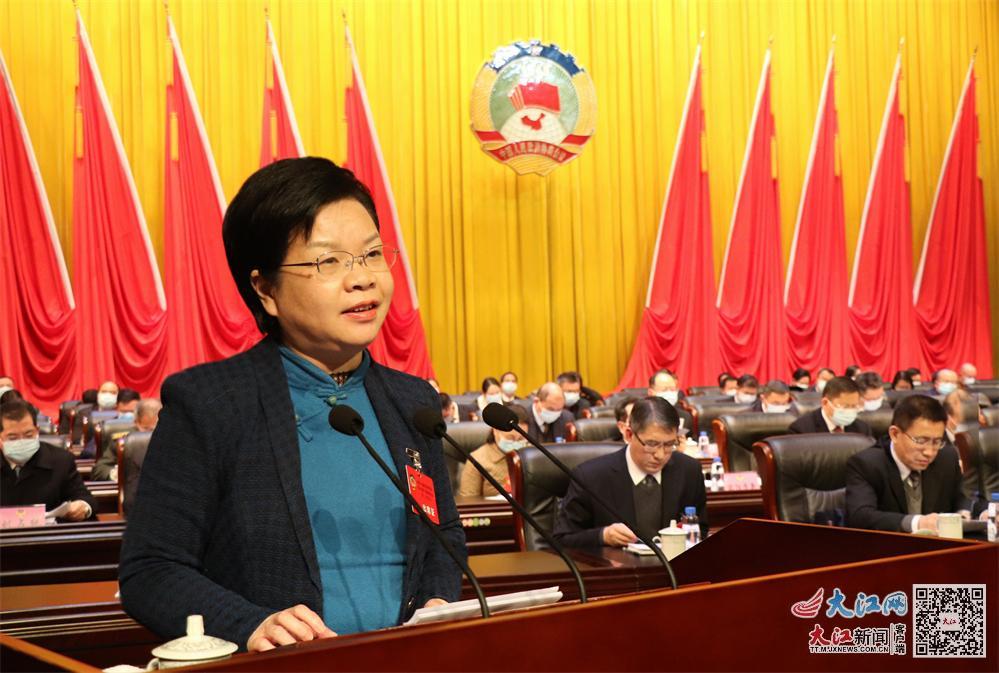 萍乡市政协主席聂晓葵作《政协萍乡市第十四届委员会常务委员会工作
