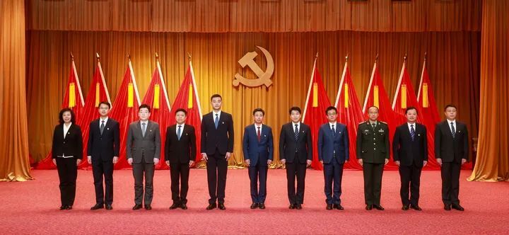 县委书记:王秀成县委副书记:潘建军 赵治文县委常委:王秀成 潘建军 赵