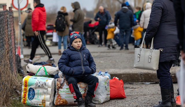 乌克兰寻求避难的平民(新华社图)