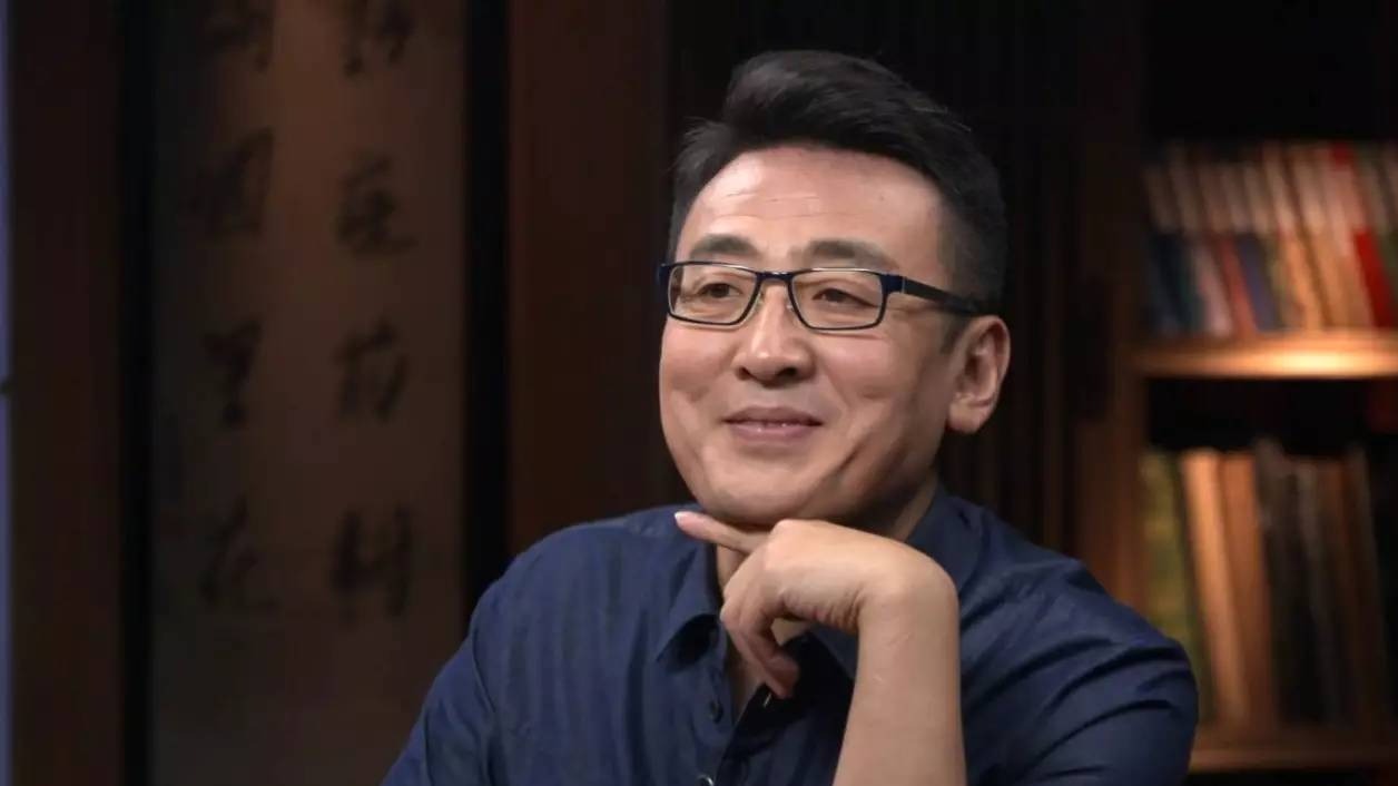 窦文涛:随着生活节奏的加快,过年风俗已经一切从简_凤凰网视频_凤凰网