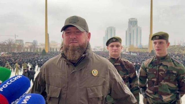 车臣领导人称发动了大规模进攻乌军因恐慌炮击己方阵地