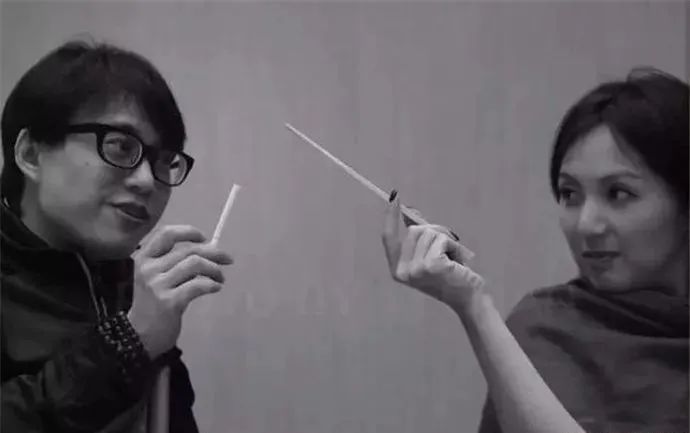 "这首歌至今仍然是最经典的粤语曲目之一,是林夕写的词.