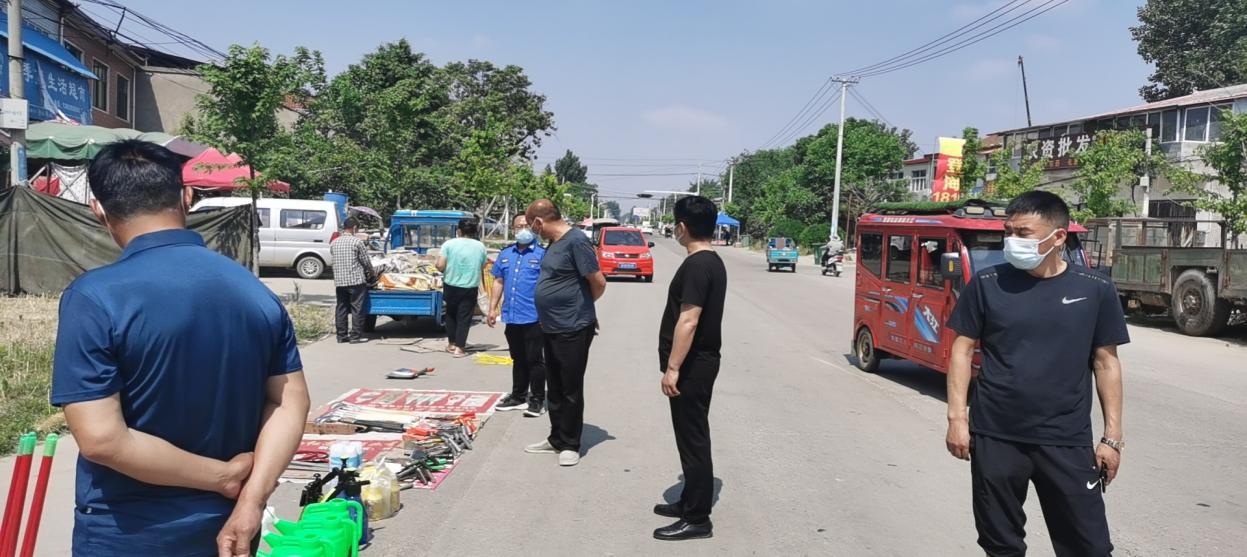 临颍县城关街道积极开展流动摊贩集中整治行动