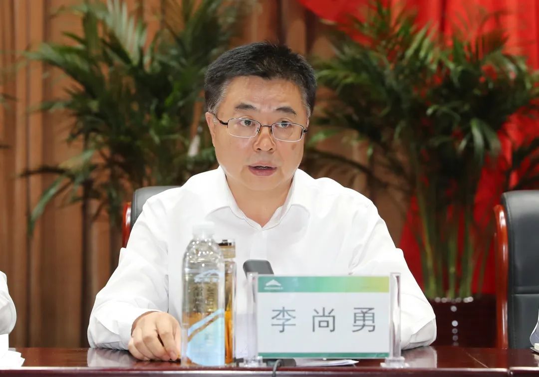 李尚勇要求,金川集团各部门,单位要把学习好,宣传好,贯彻好,落实好省