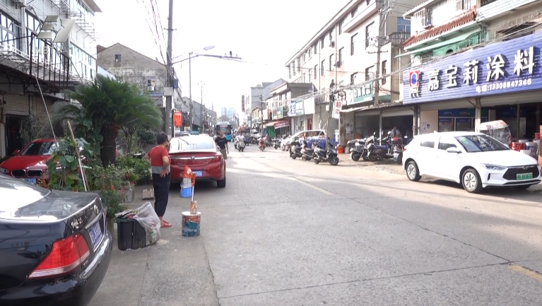 慈溪市综合行政执法局坎墩中队中队长 张雷:摆摊农户法律意识也比较