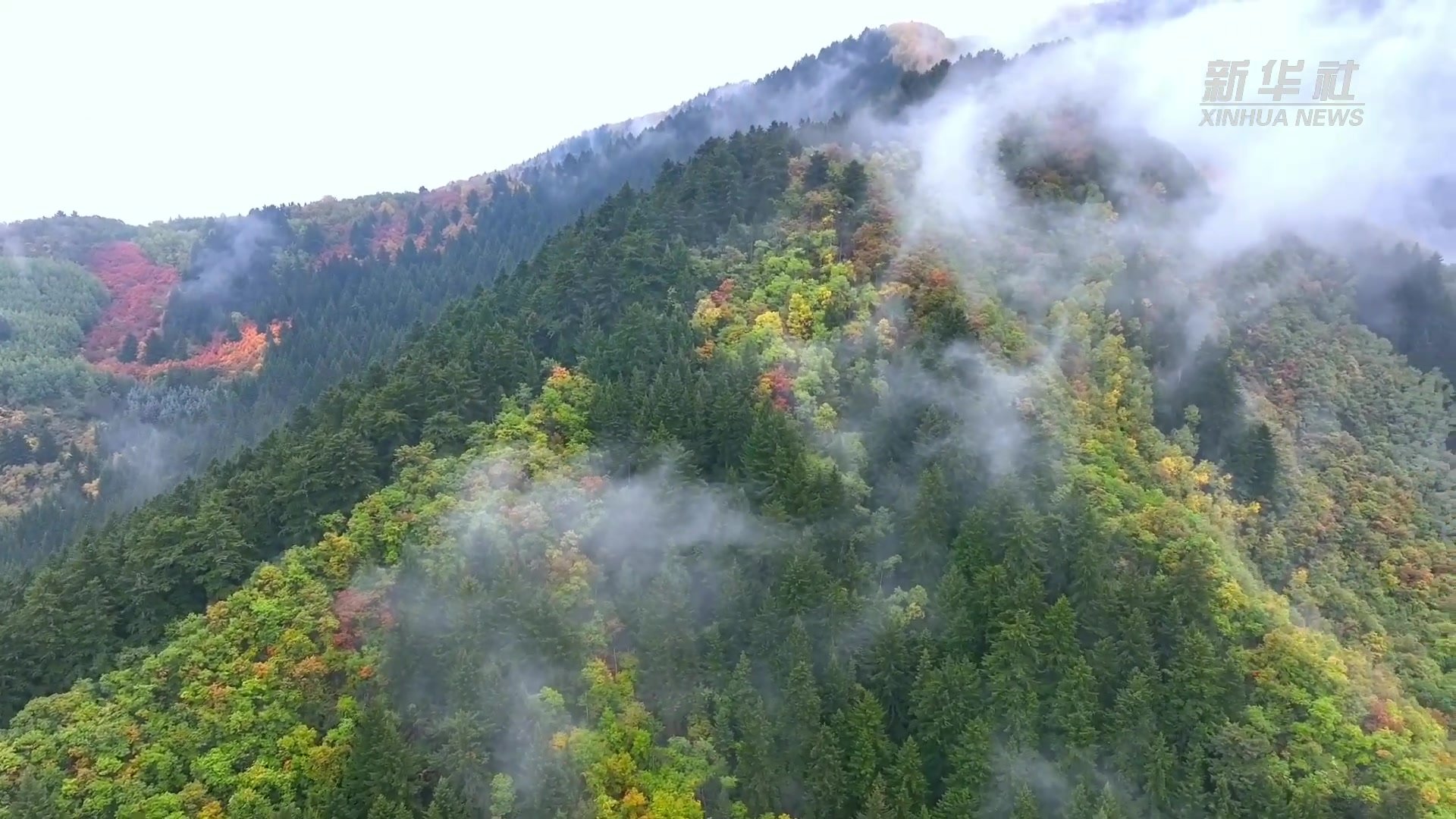 甘肃榆中秋染兴隆山